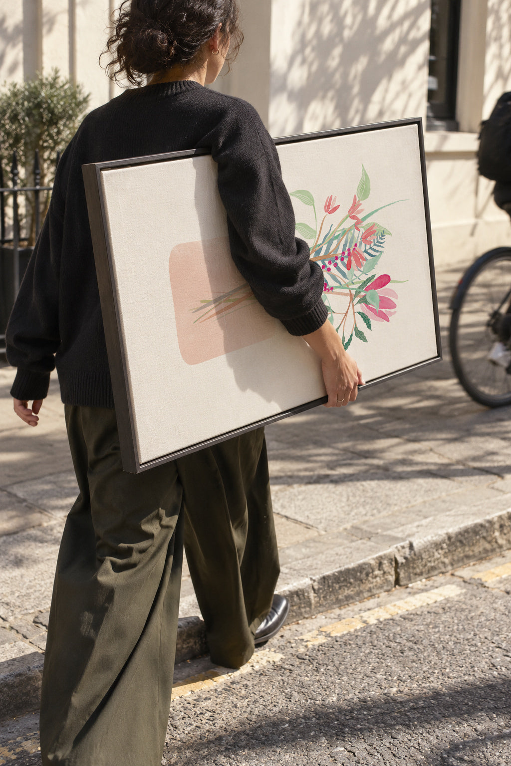 Flower bouquet No.1 - Framed canvas in an interior