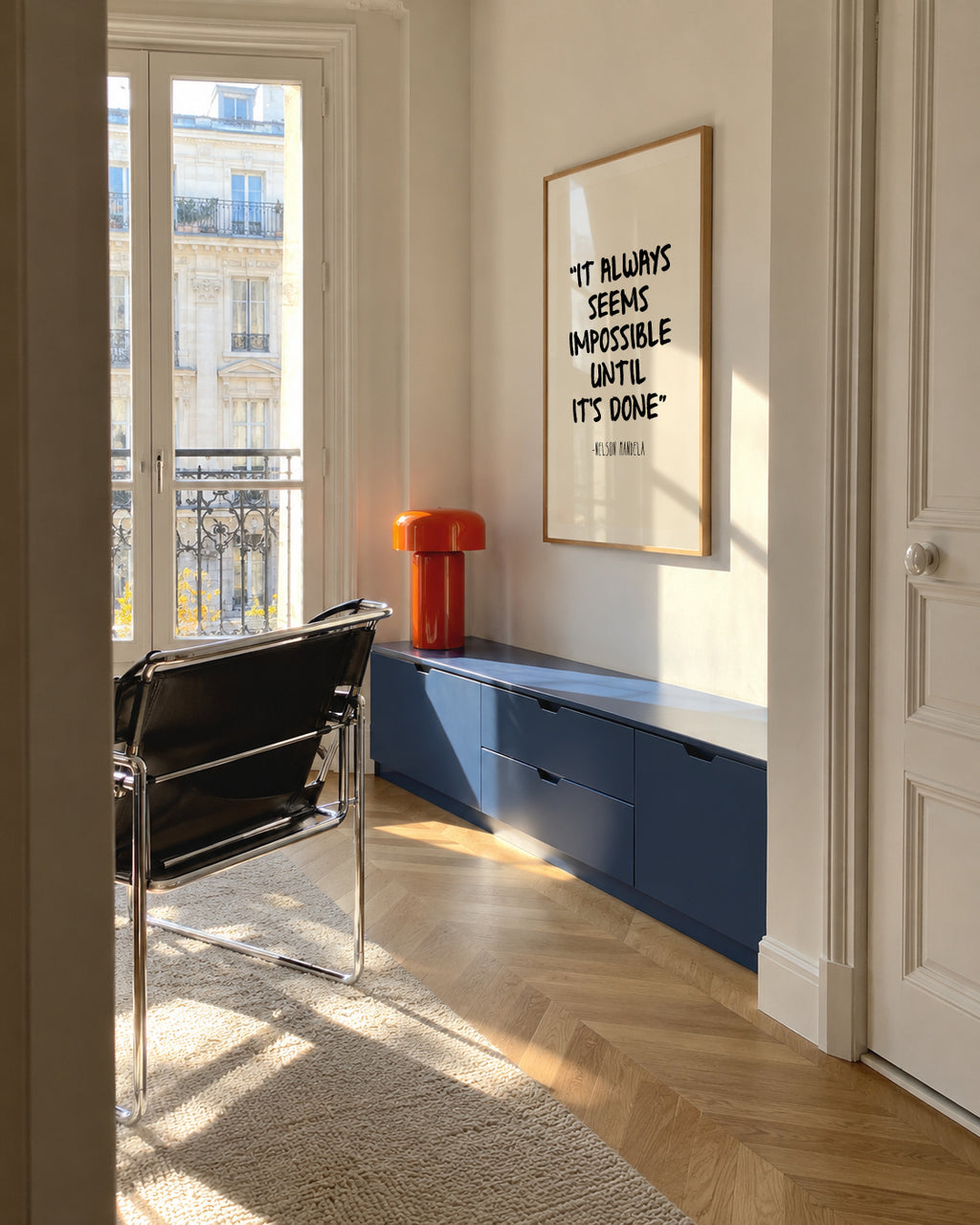 Mandela - Framed poster in an interior