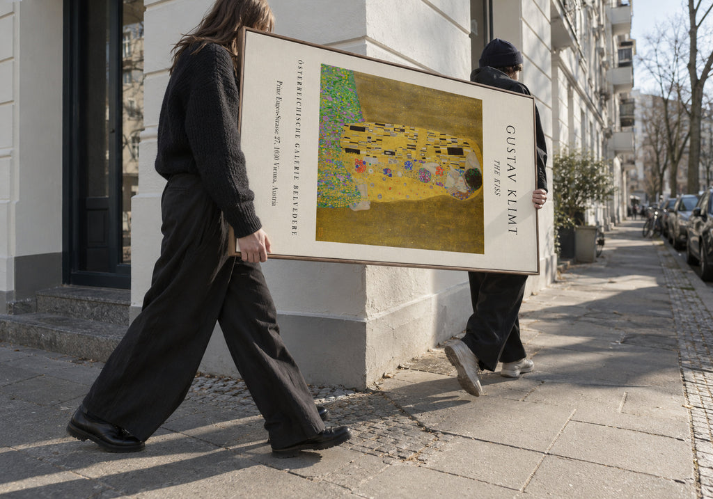 The Kiss Exhibition - Gustav Klimt - Framed canvas in an interior