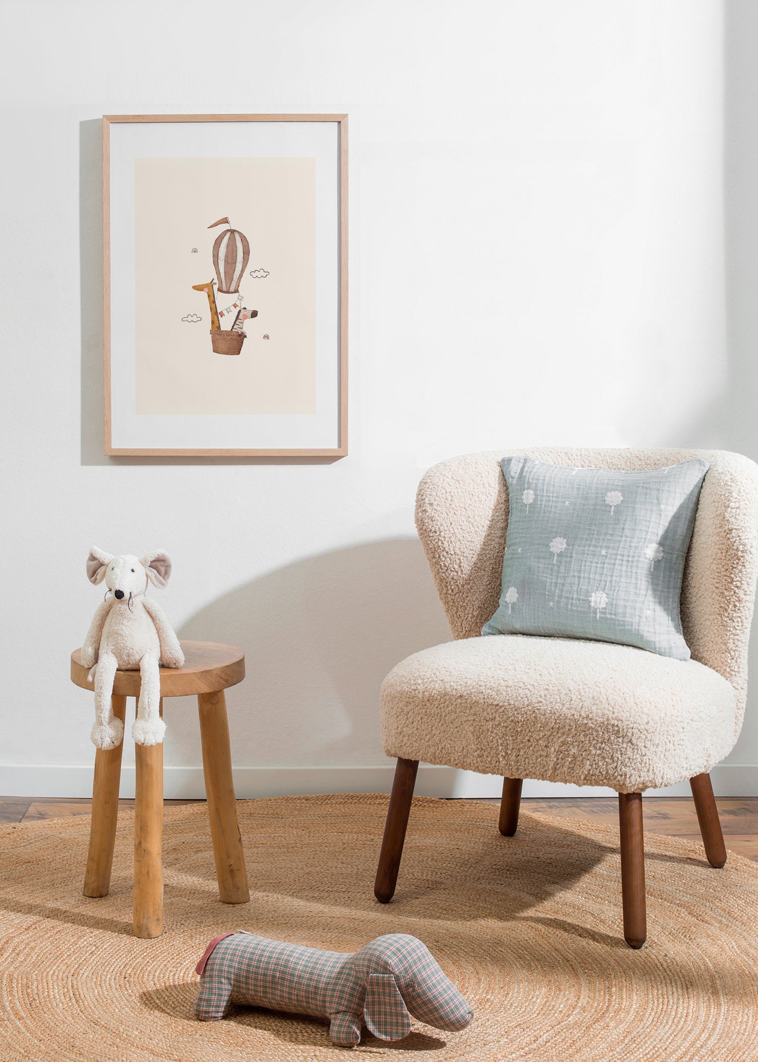 Children's print: giraffe and elephant balloon