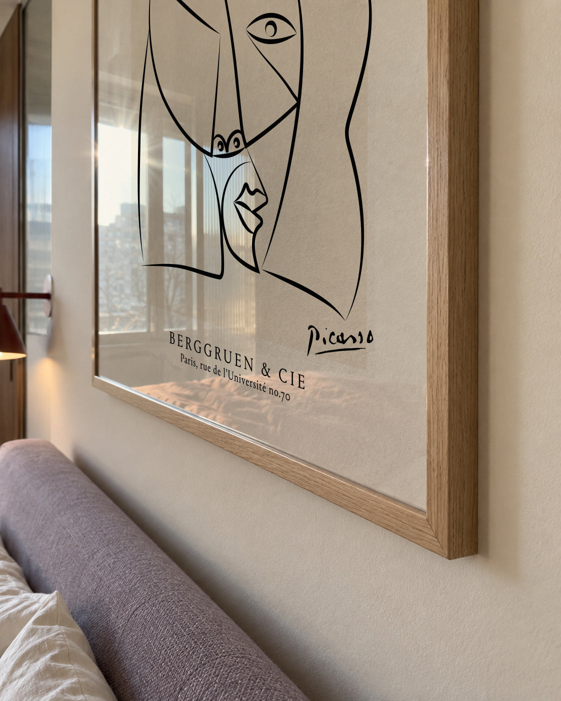 Picasso Woman in a Hat Sktech Poster - Framed poster detail