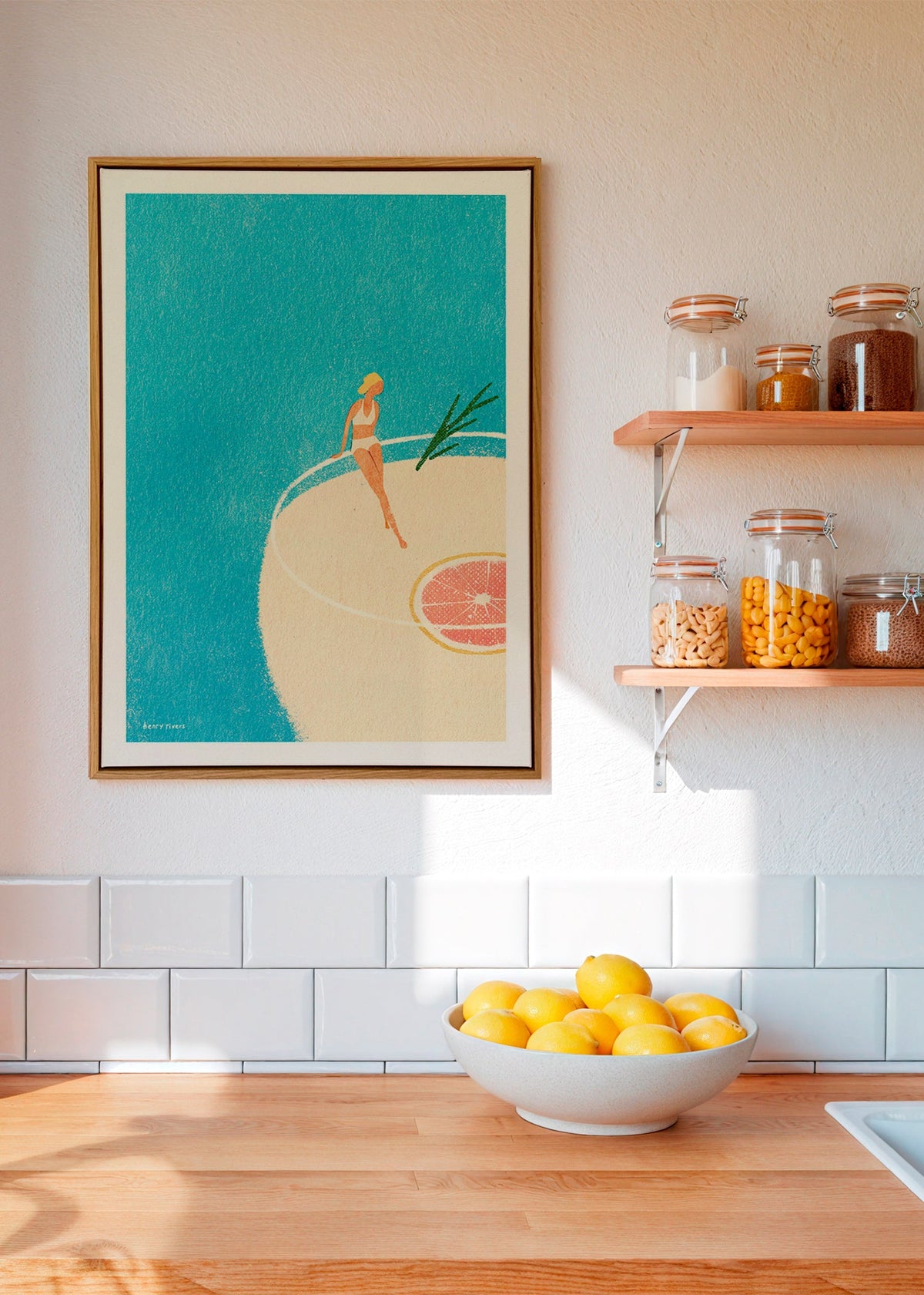 Kitchen art Gin and Tonic illustration with figure – Canvas1