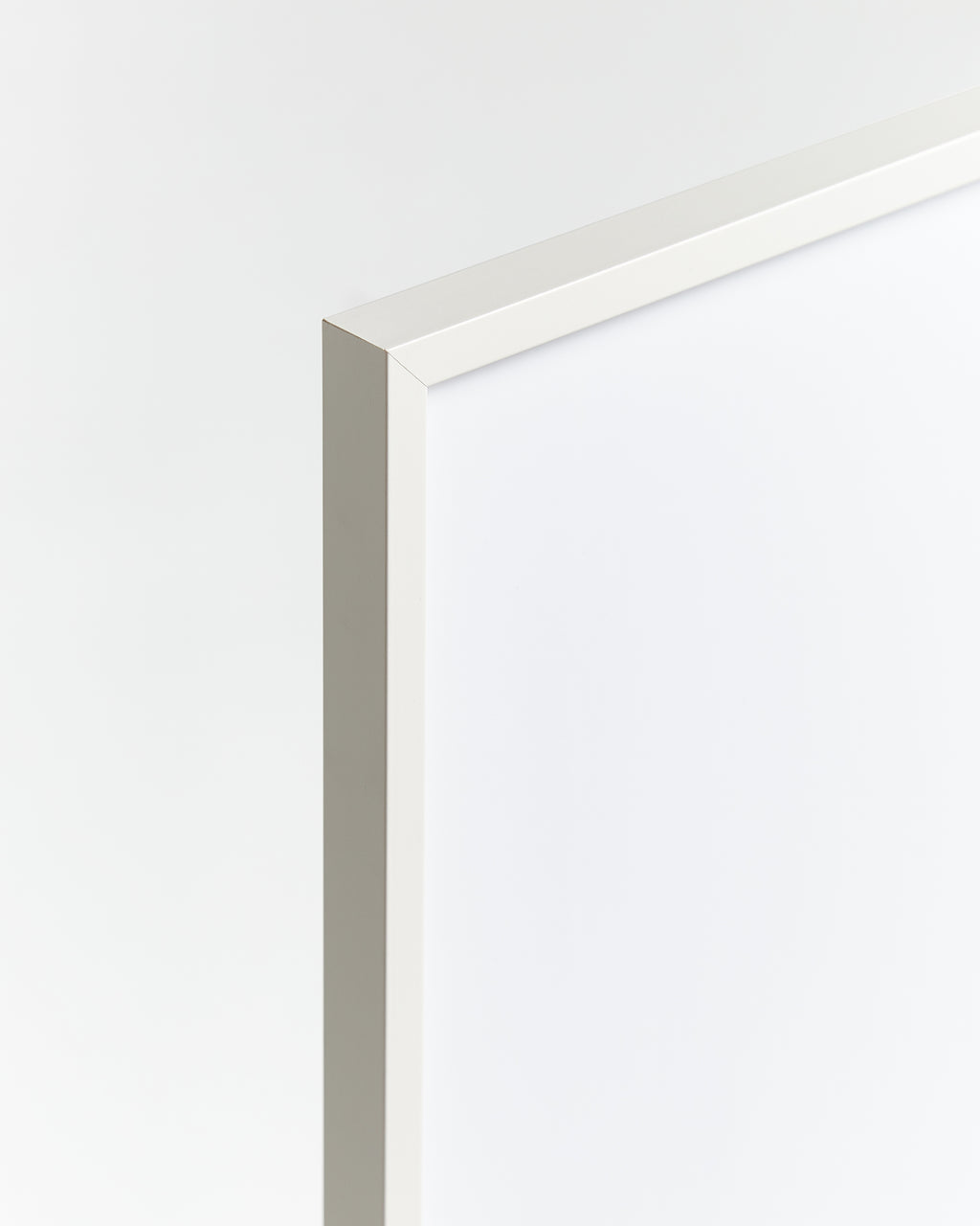 White frame 40x50cm