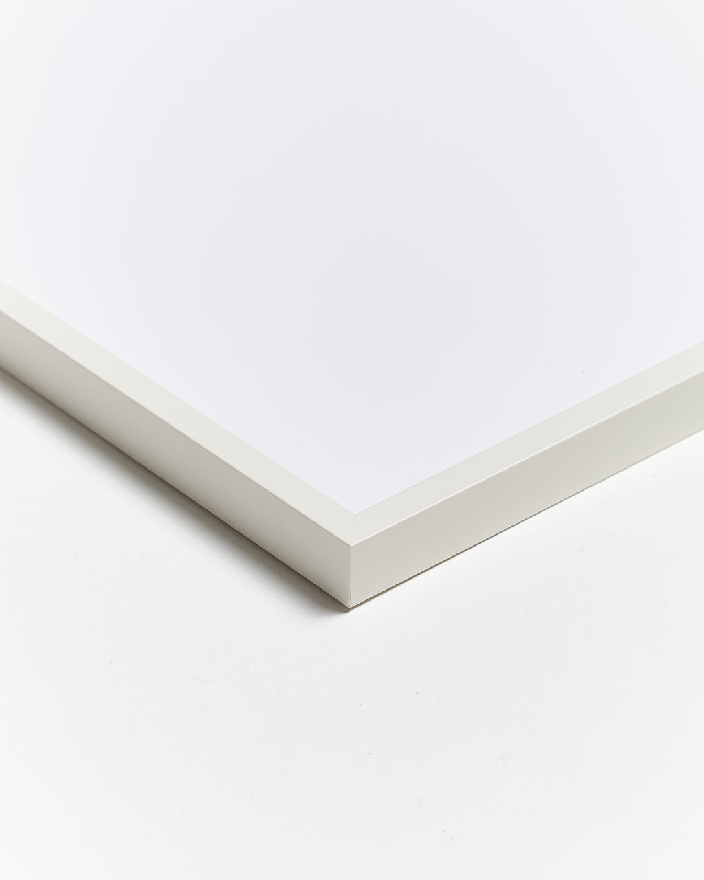 White frame 40x50cm