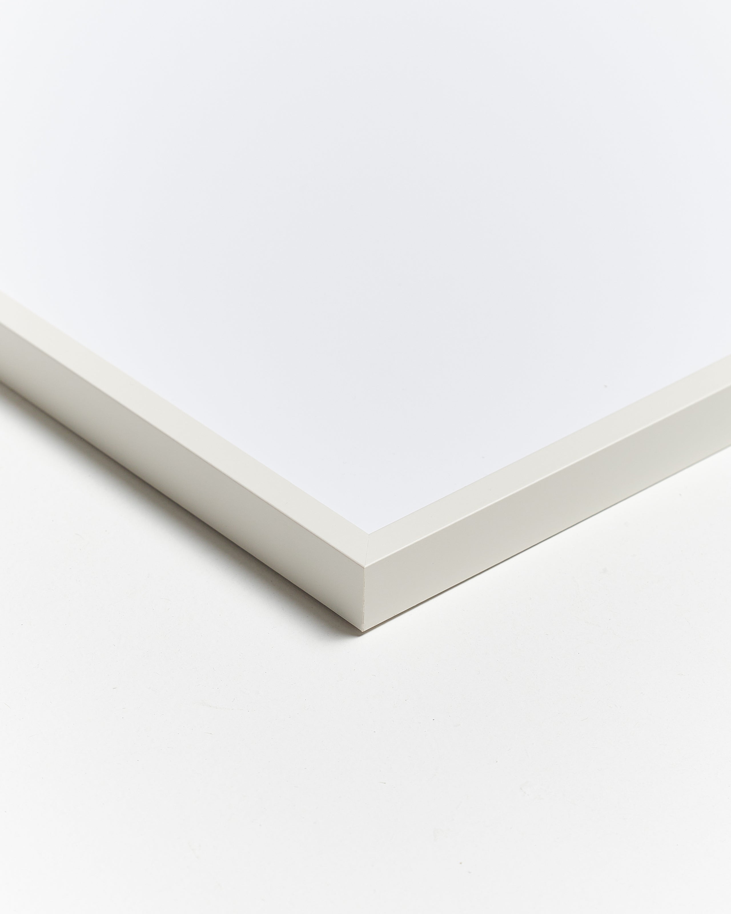 White frame 40x50cm