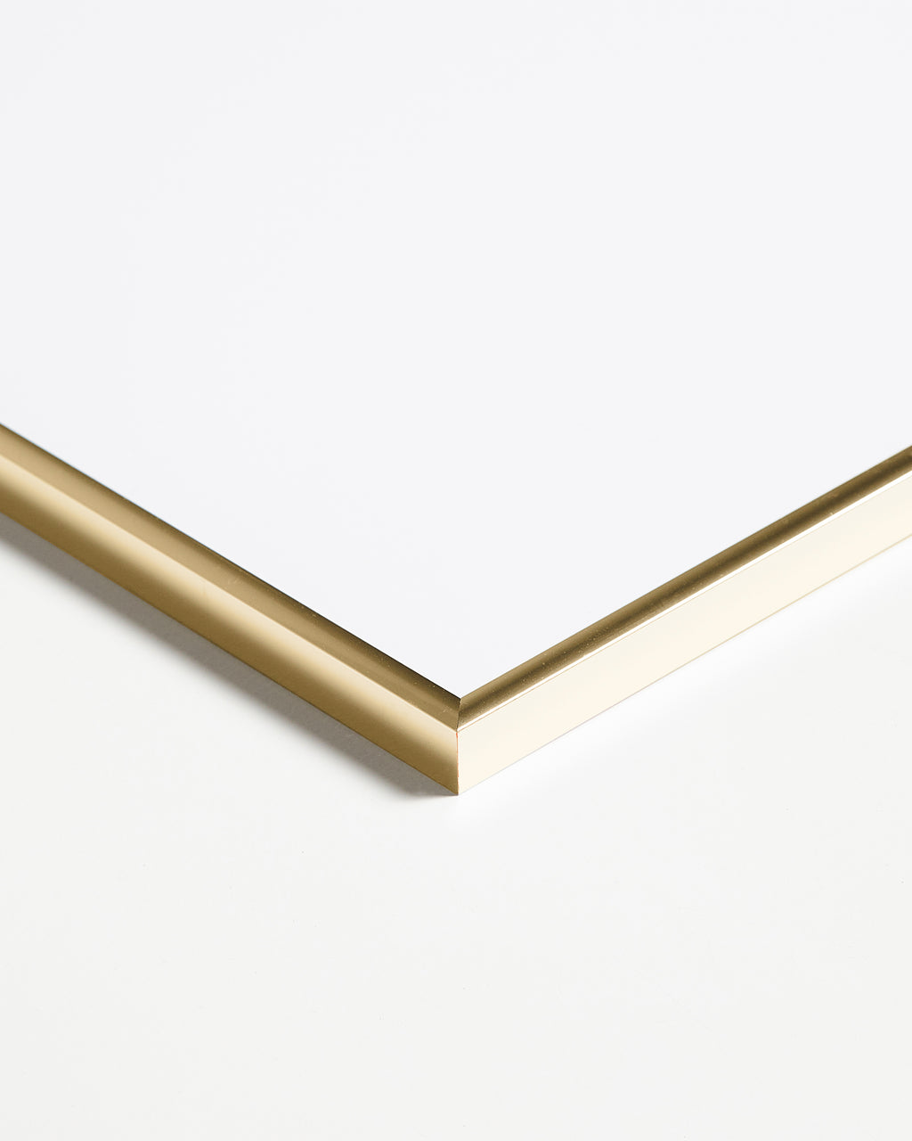 Gold frame 20x30cm