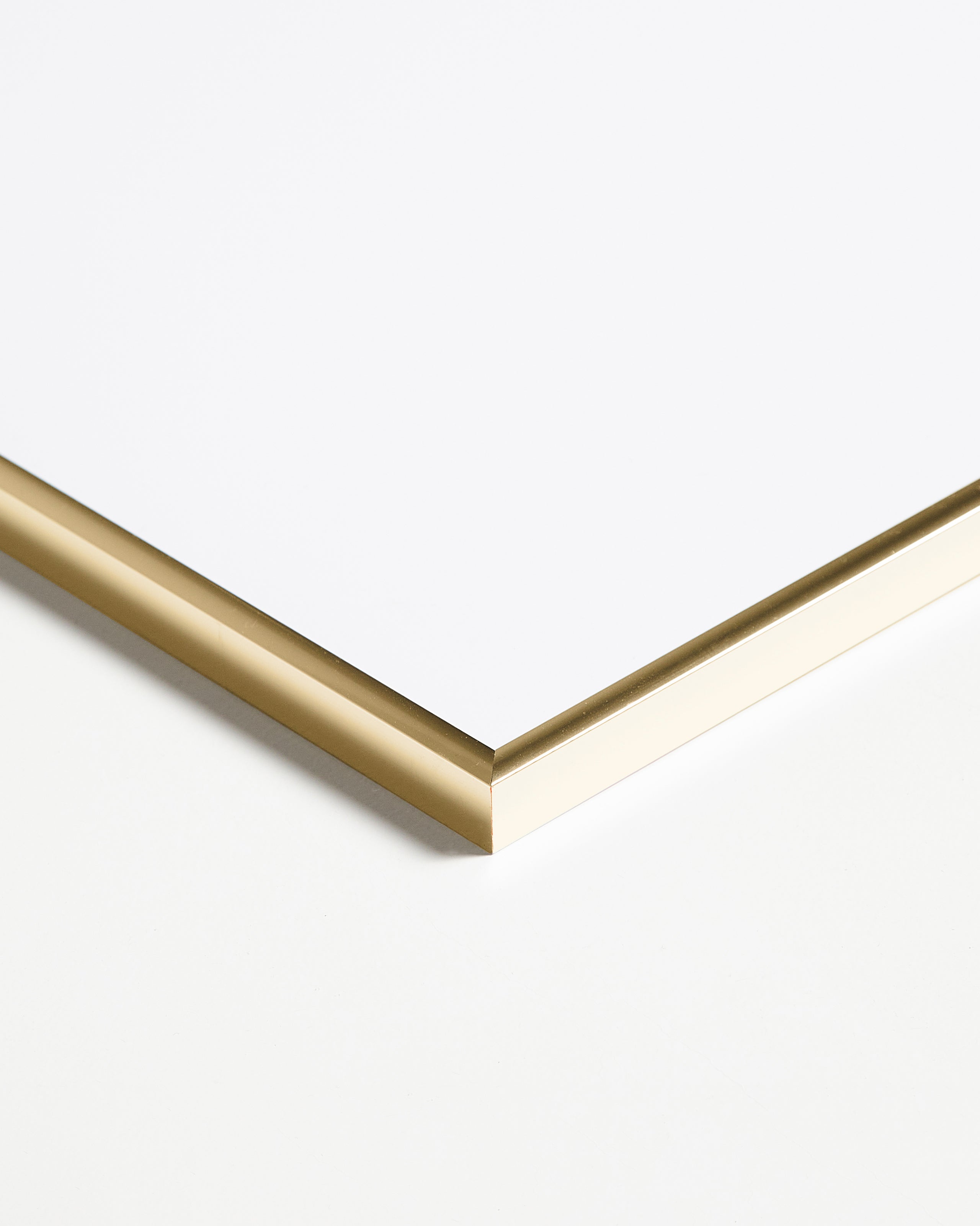 Gold frame 20x30cm