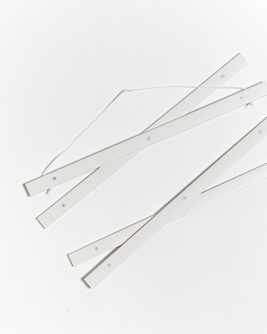Magnetic white wooden poster hanger, 40cm