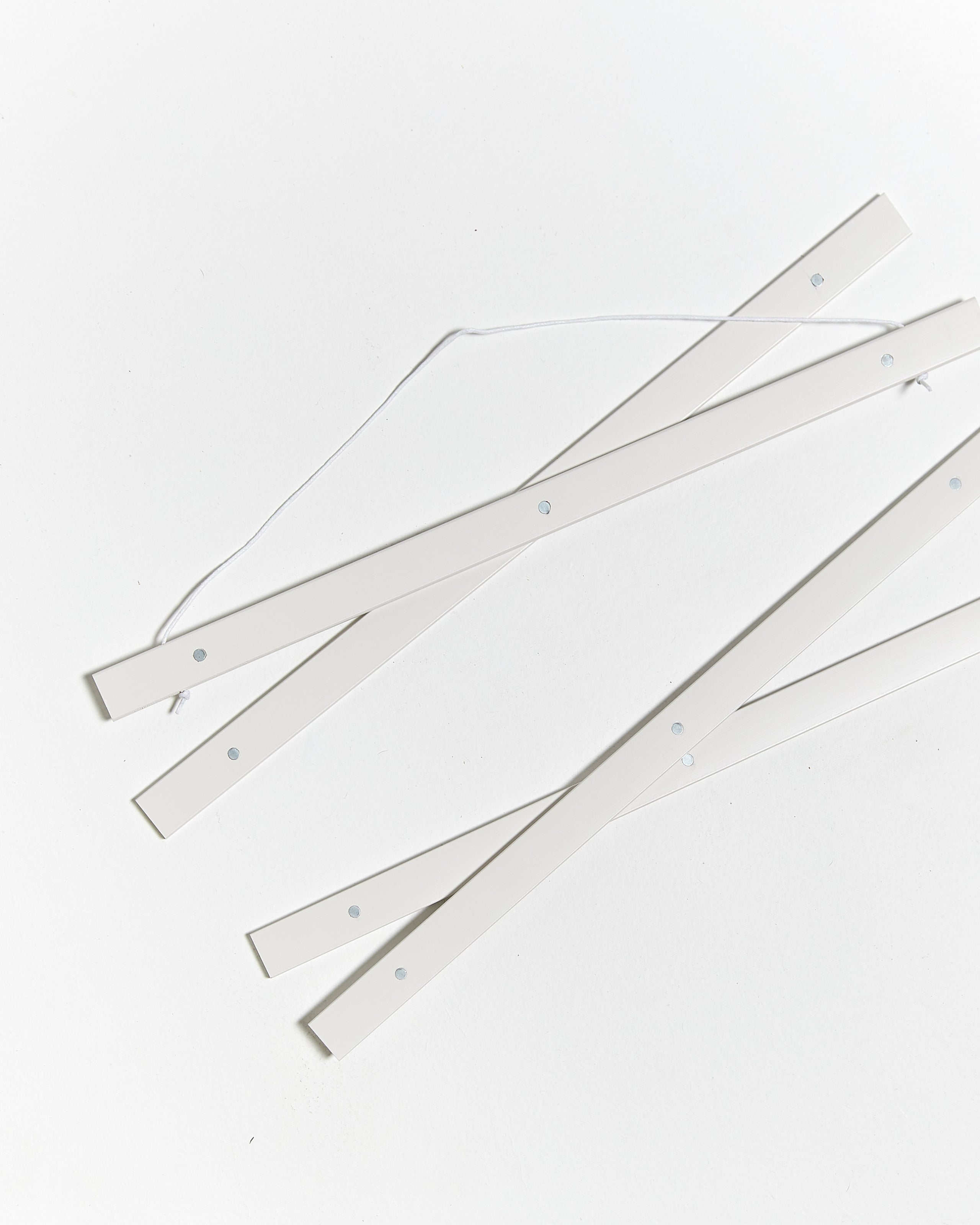 Magnetic white wooden poster hanger, 40cm