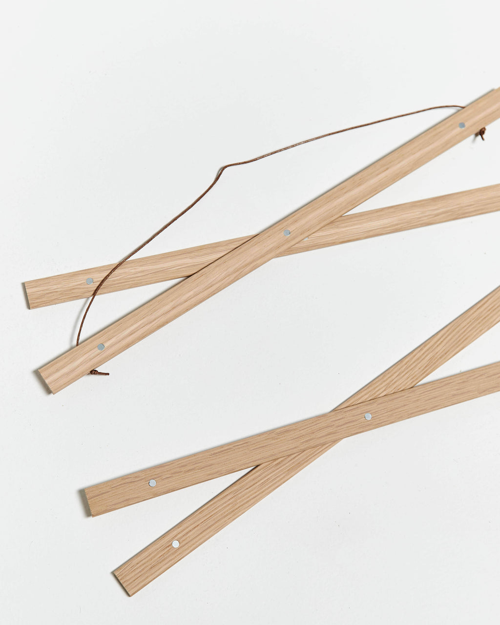 Magnetic oak wooden poster hanger, 20cm